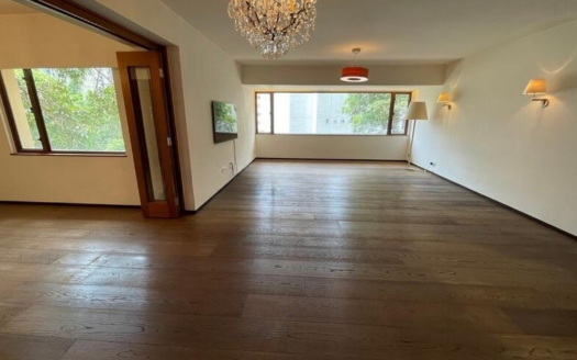 7 Lyttelton Road