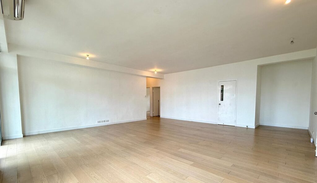 ROBINSON GARDEN APARTMENT 羅便臣花園大廈 – 1