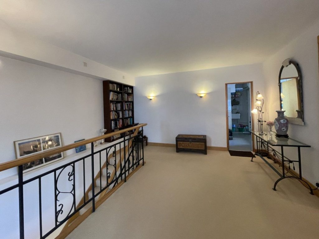 PARK VIEW COURT 恆柏園 – 13