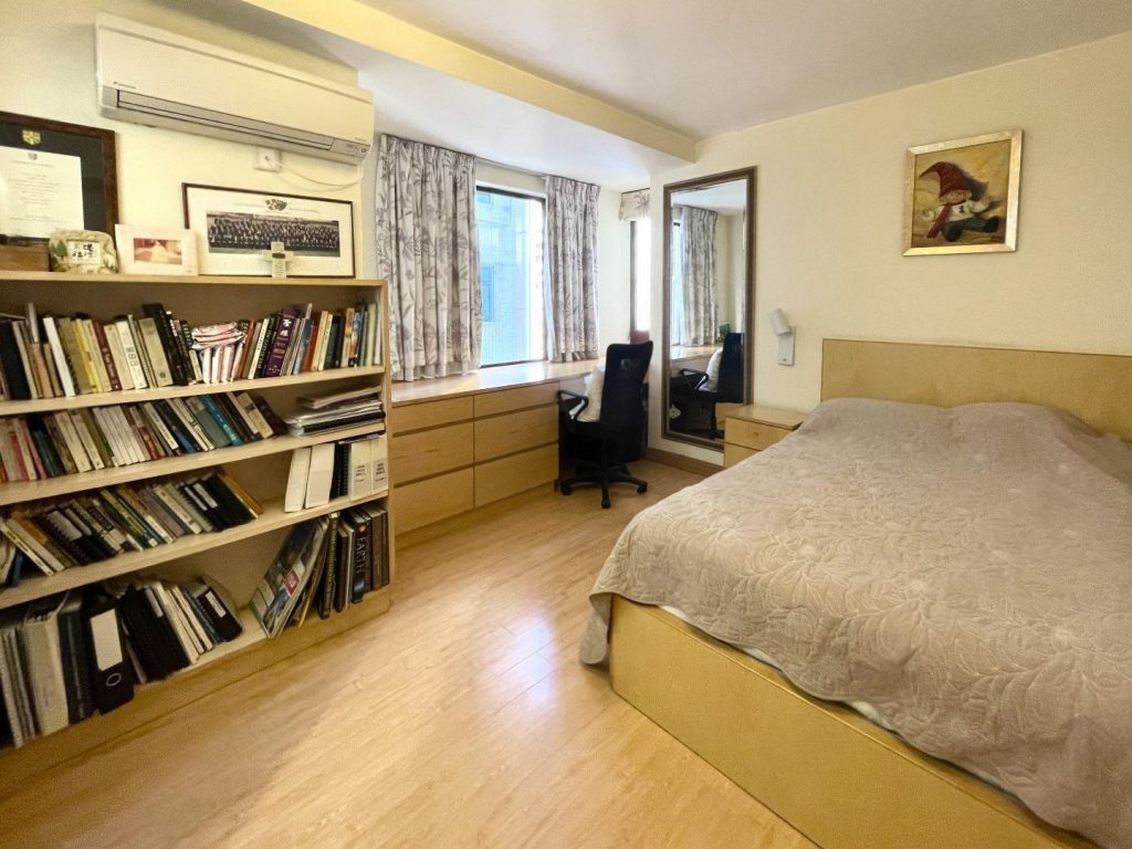 PARK VIEW COURT 恆柏園 – 18