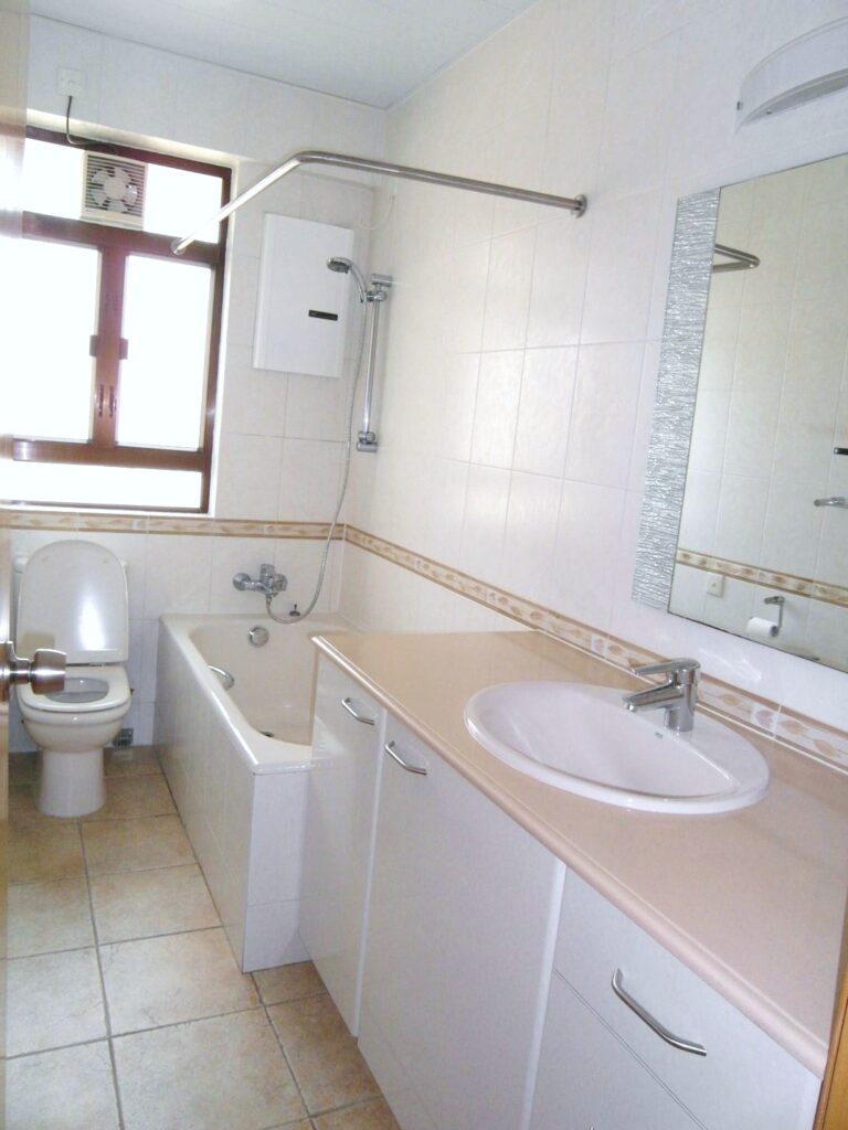 EWAN COURT – 4