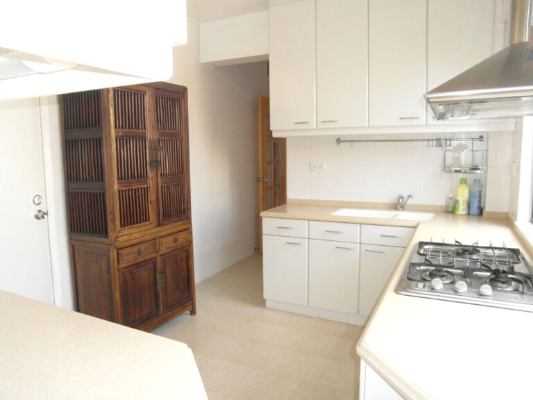 EWAN COURT – 6
