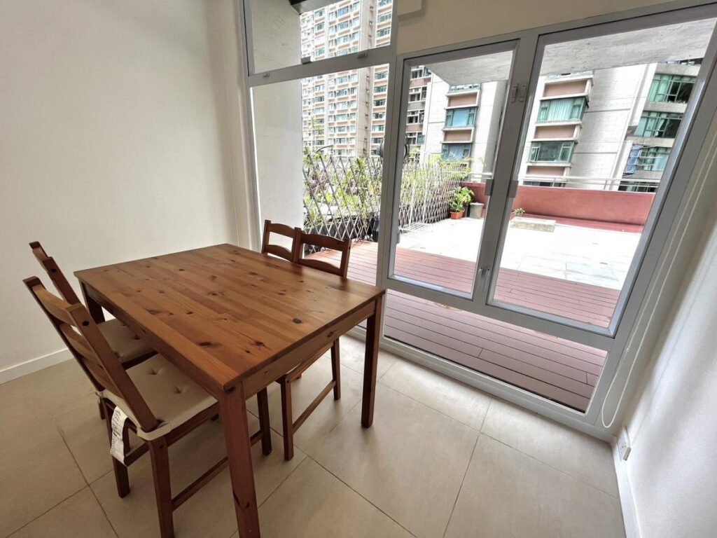 ROBINSON CREST – 2