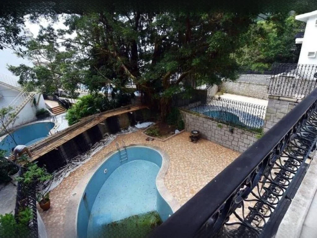 WATFORD VILLA – 3