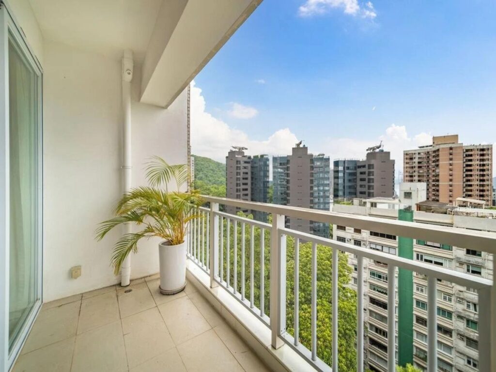 SKYLINE MANSIONS – 15