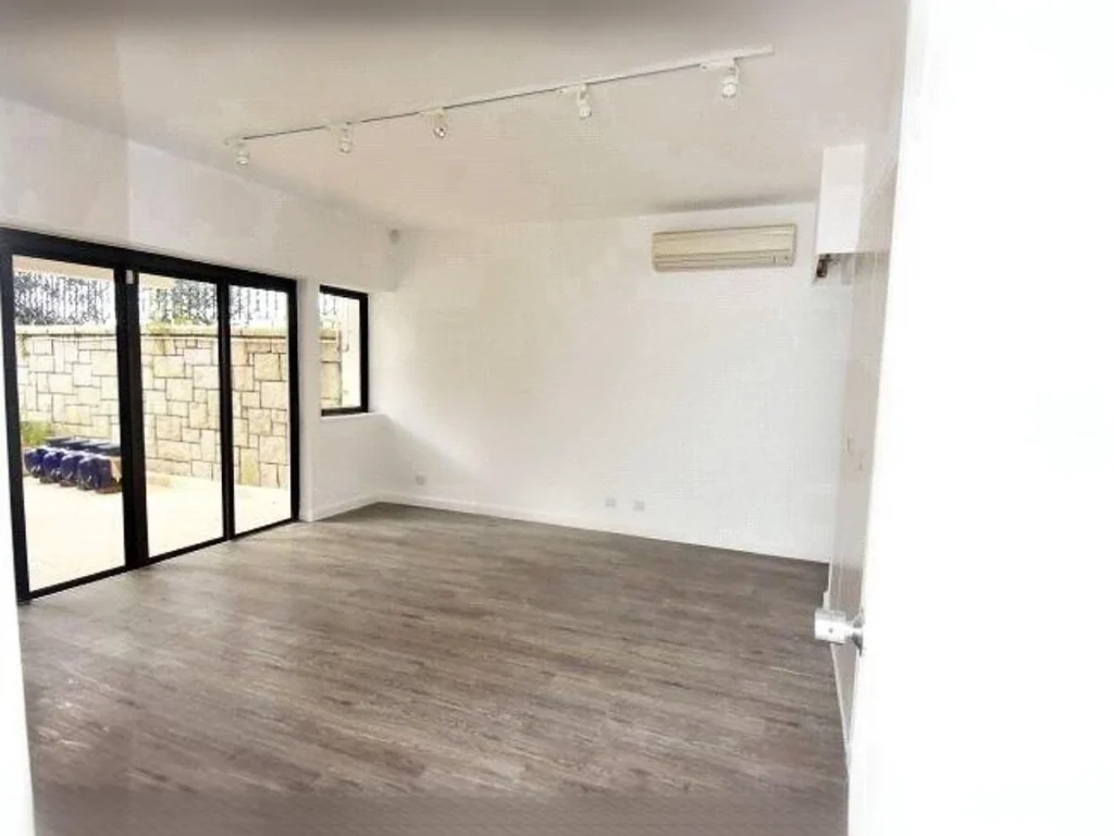 WATFORD VILLA – 9