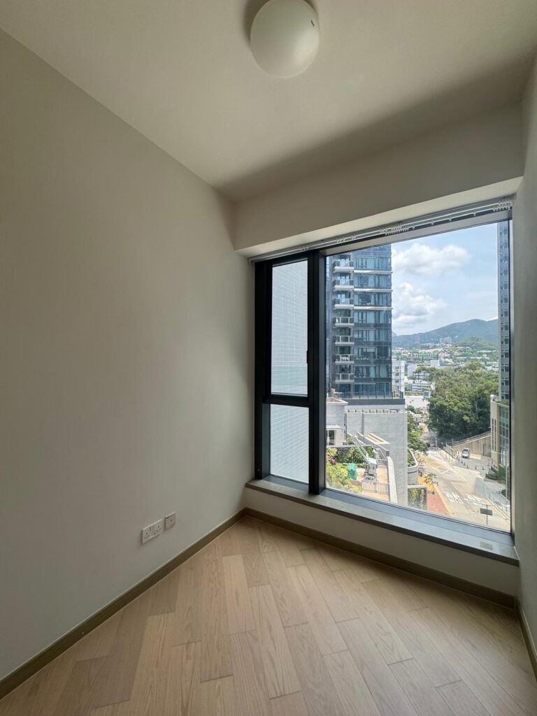 SOUTHLAND – 7