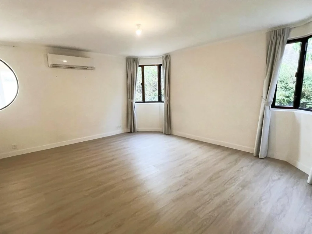 HENREDON COURT – 5