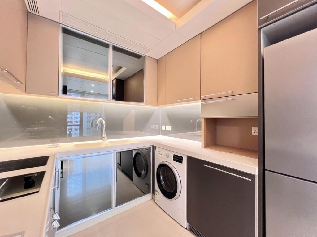 11 MACDONNELL ROAD – 9
