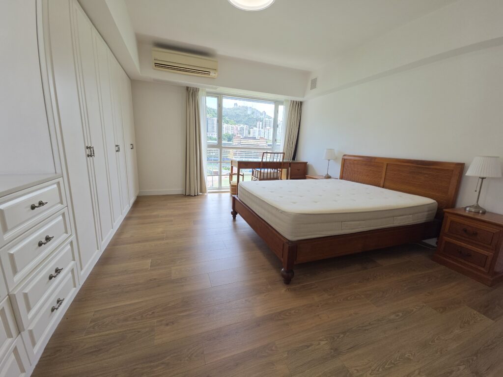 ROSE COURT – 19