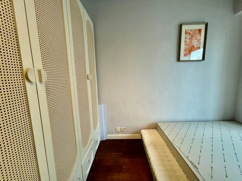 LEXINGTON HILL – 4