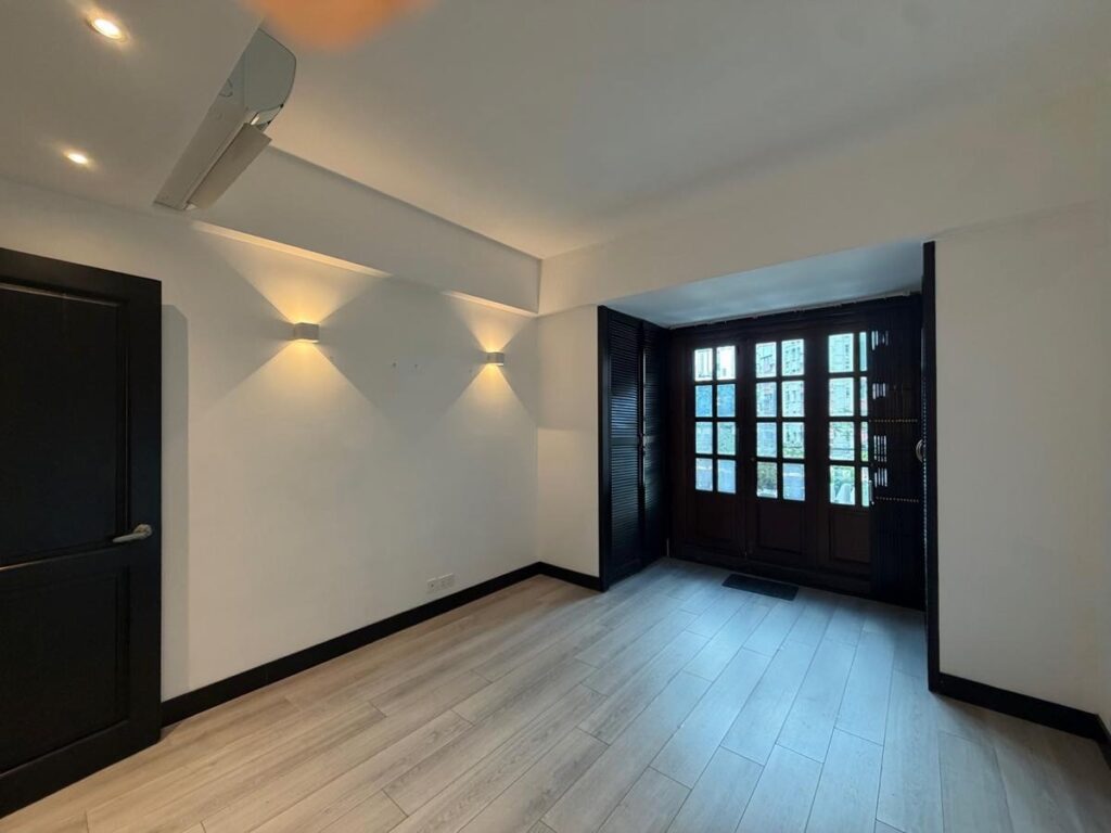 Briar Avenue – 11