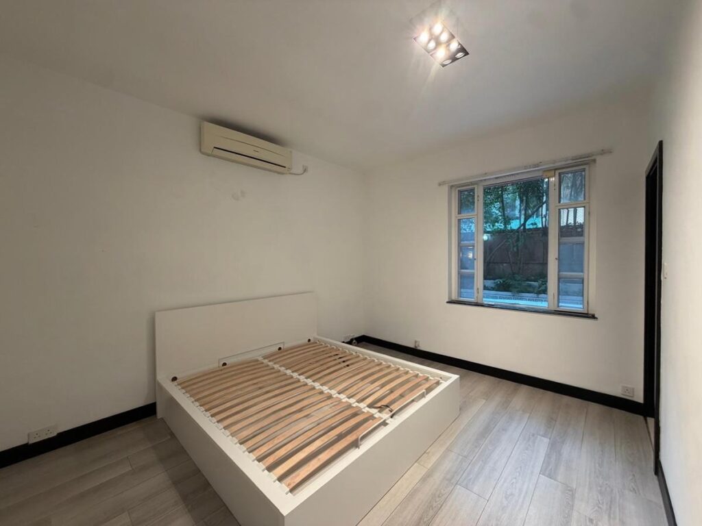 Briar Avenue – 14