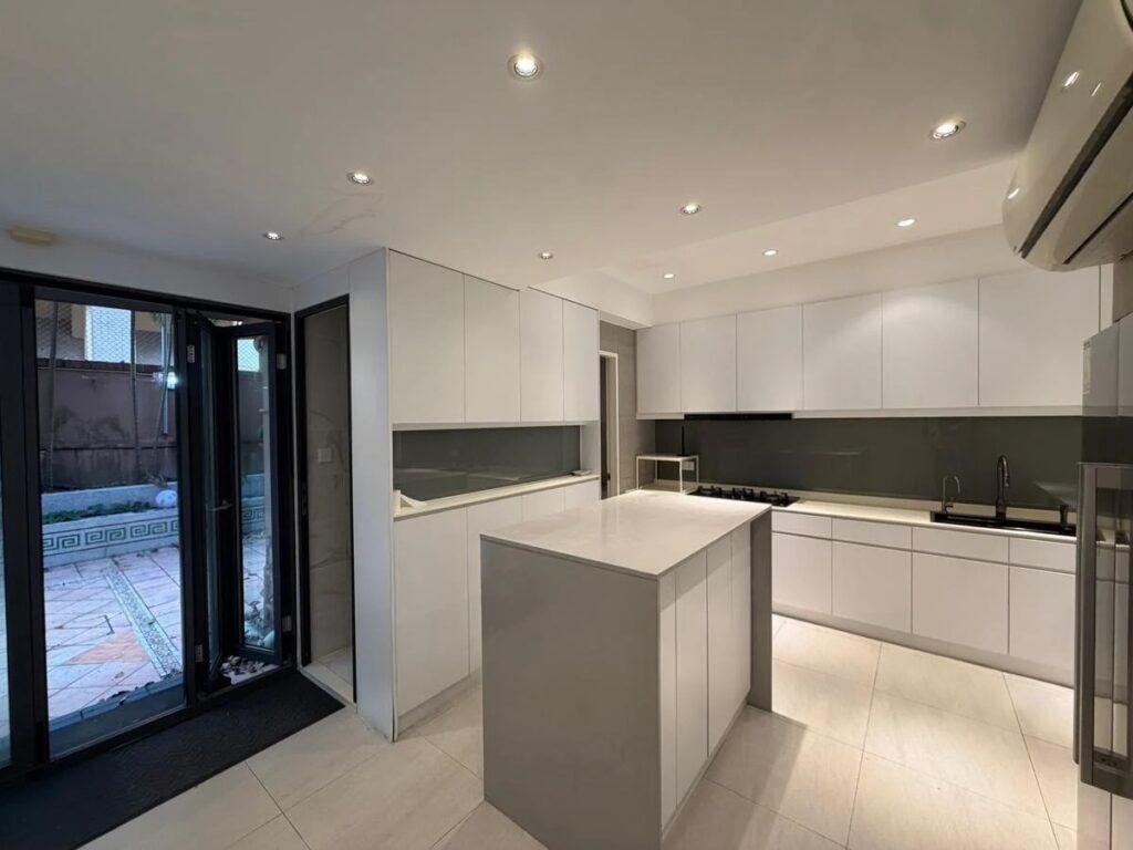 Briar Avenue – 5