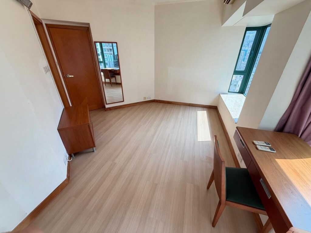 MANHATTAN HEIGHTS – 5